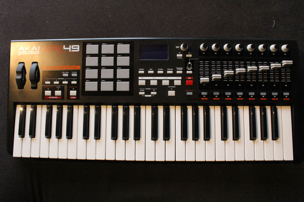 Akai MPK49 - Phase57